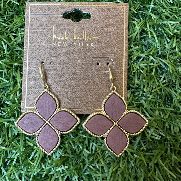 Nicole Miller Jewelry - Flower Earrings in Mauve Color